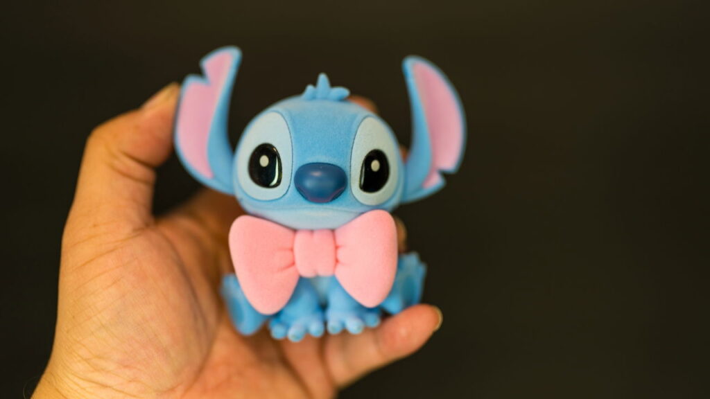 O personagem azul mais amado virou um item irresistível de crochê