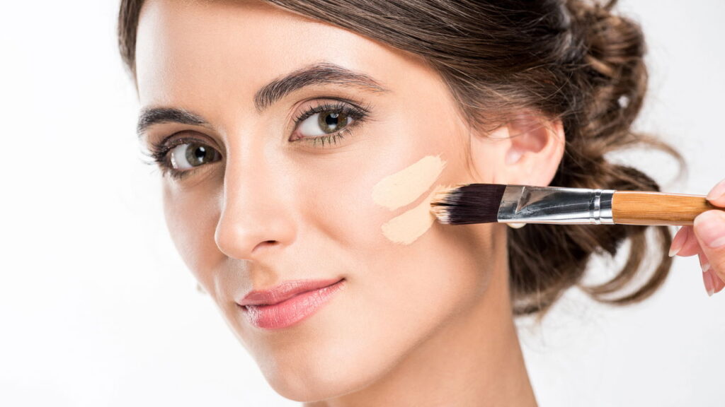 Essa base de efeito glow está conquistando quem busca pele saudável