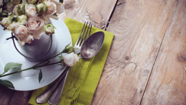 Essa peça feita à mão virou febre entre quem ama mesa posta criativa