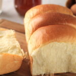 A melhor receita de pão de leite macio para fazer em casa