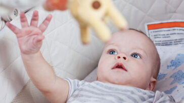 O móbile artesanal mais encantador para decorar o quarto do bebê