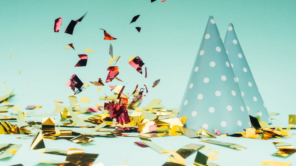 Esses chapéus de festa feitos à mão vão transformar qualquer celebração