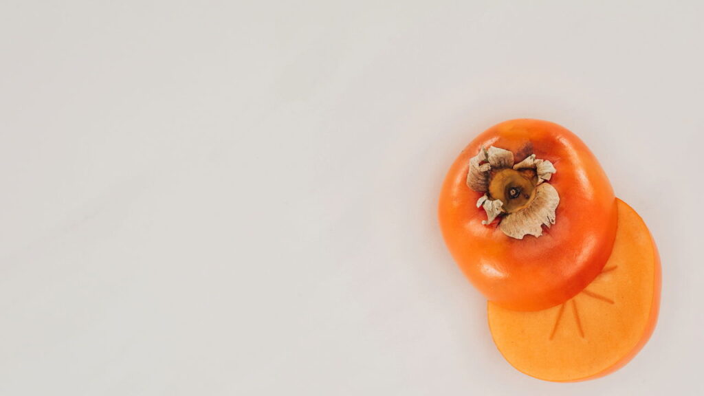 Esse fruto oriental virou símbolo de sabor e saúde nas mesas brasileiras