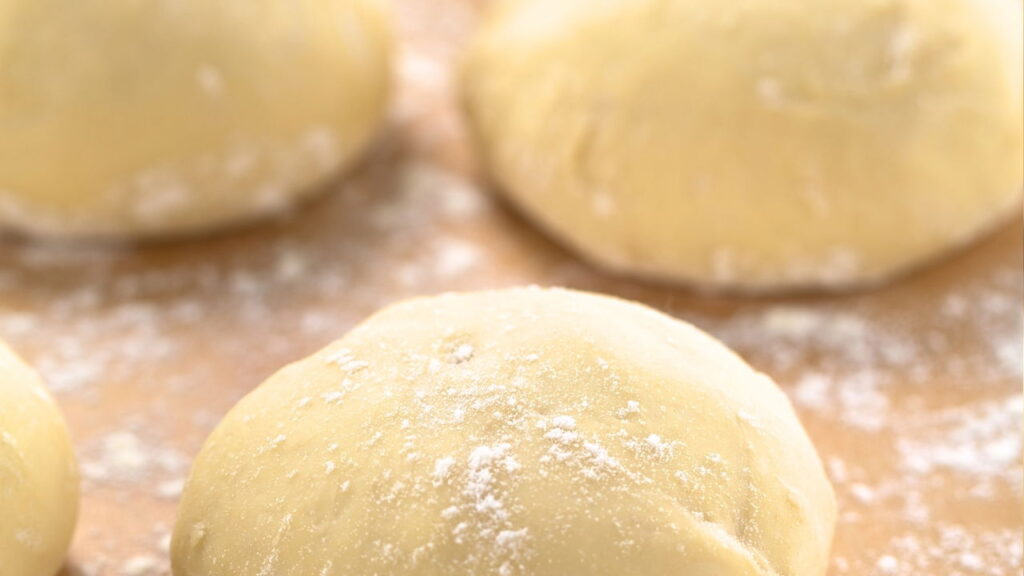 A pizza que virou febre em São Paulo e não leva massa tradicional