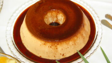 Essa receita tradicional de pudim vai te surpreender pelo sabor e textura