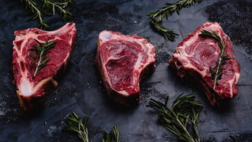 Sua carne ficou marrom na geladeira? Veja o que isso realmente significa