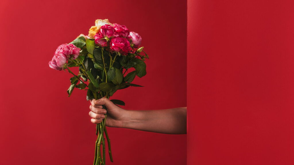 A flor mais clássica do mundo agora cabe no seu cantinho favorito