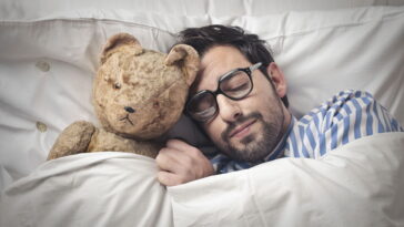 O que dormir com calça todas as noites pode estar revelando sobre você