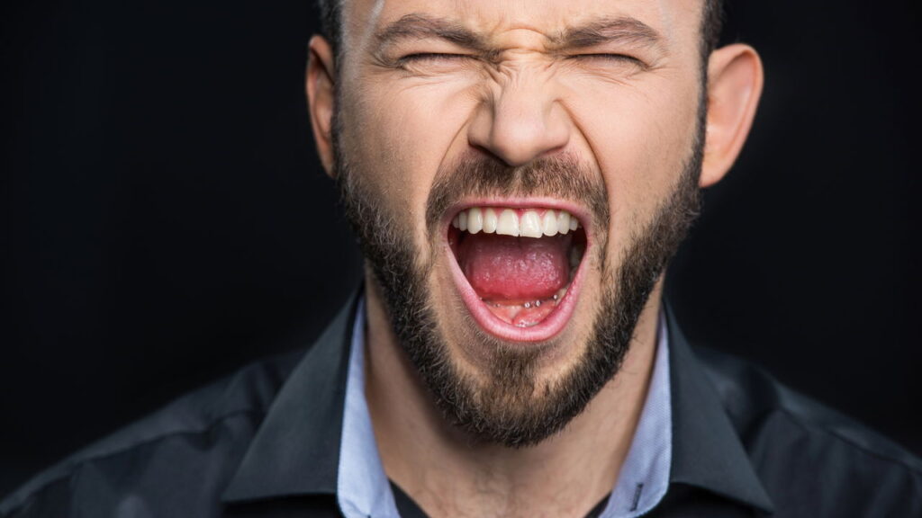 Essa atitude silenciosa está minando relacionamentos dentro de casa segundo a psicologia