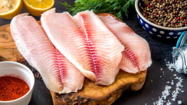 Um peixe barato que muitas pessoas ignoram. Seus benefícios e seu teor de proteína é comparável ao do salmão.