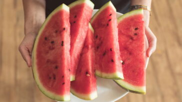 Tapete em formato de fruta está conquistando a decoração artesanal