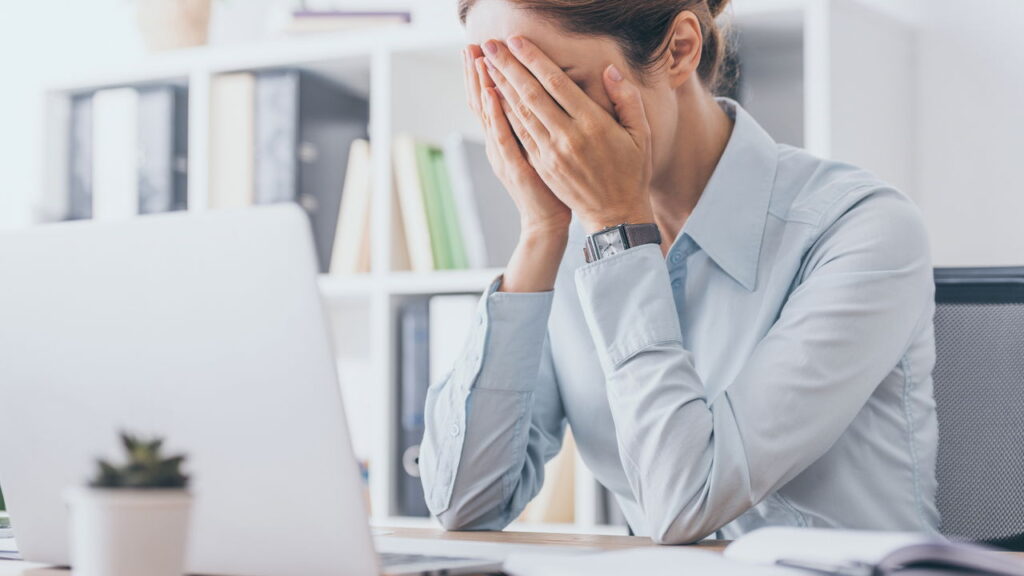 Aprenda a se proteger de ambientes tóxicos sem perder a sua paz