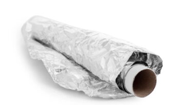 Truques caseiros com papel alumínio para manter sua casa livre de baratas e formigas