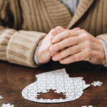 Pesquisa revela potencial de chás e vitaminas específicas no tratamento do Alzheimer