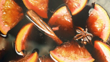Como fazer chá de casca de laranja com canela e aproveitar seus benefícios