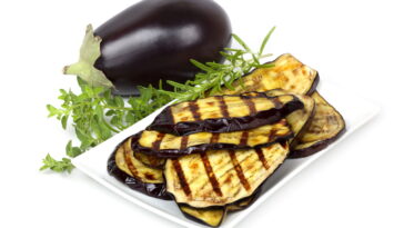Conheça a berinjela, como incluir este vegetal na sua dieta de maneira simples?