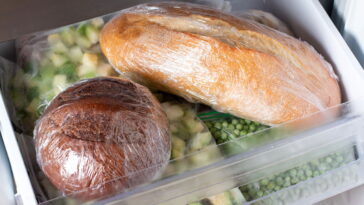 Relembre do truque antigo para congelar pães sem perder sabor e textura