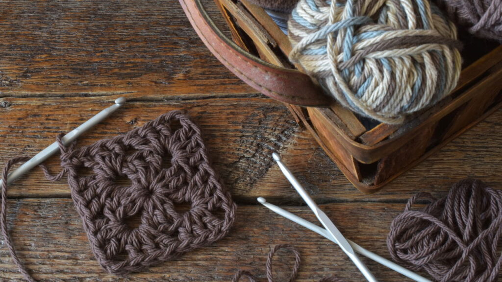 Criando uma almofada de granny square, um guia completo para iniciantes