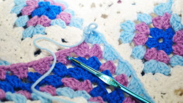 Como criar uma saia de crochê com granny squares e arrasar no visual