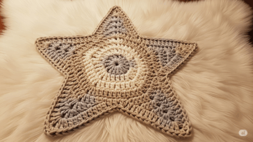 O segredo por trás do tapete estrela em crochê que encanta todo mundo