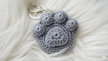 Chaveiro de pata de gato em crochê, um tutorial simples e fofo