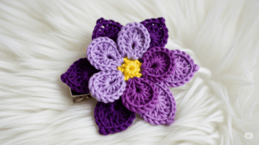 Como confeccionar e combinar presilha de crochê no seu estilo pessoal