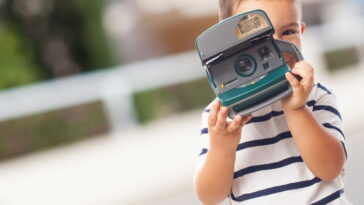 O que você precisa saber para proteger seus filhos enquanto compartilha fotos nas redes sociais