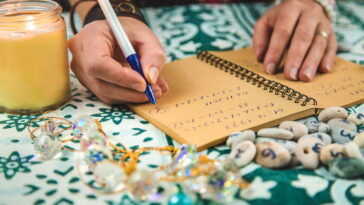 Entenda o poder das cores pessoais na numerologia e como saber a sua hoje