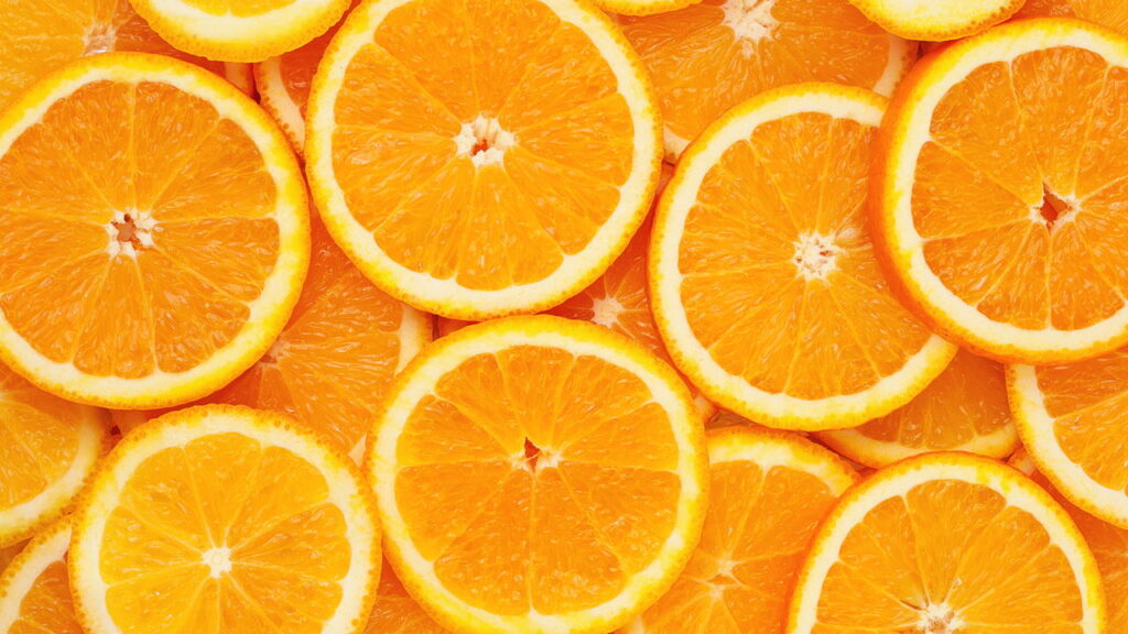 Como fazer chá de casca de laranja com canela e aproveitar seus benefícios