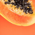 Essa fruta tão comum no Brasil pode trazer riscos que poucos conhecem
