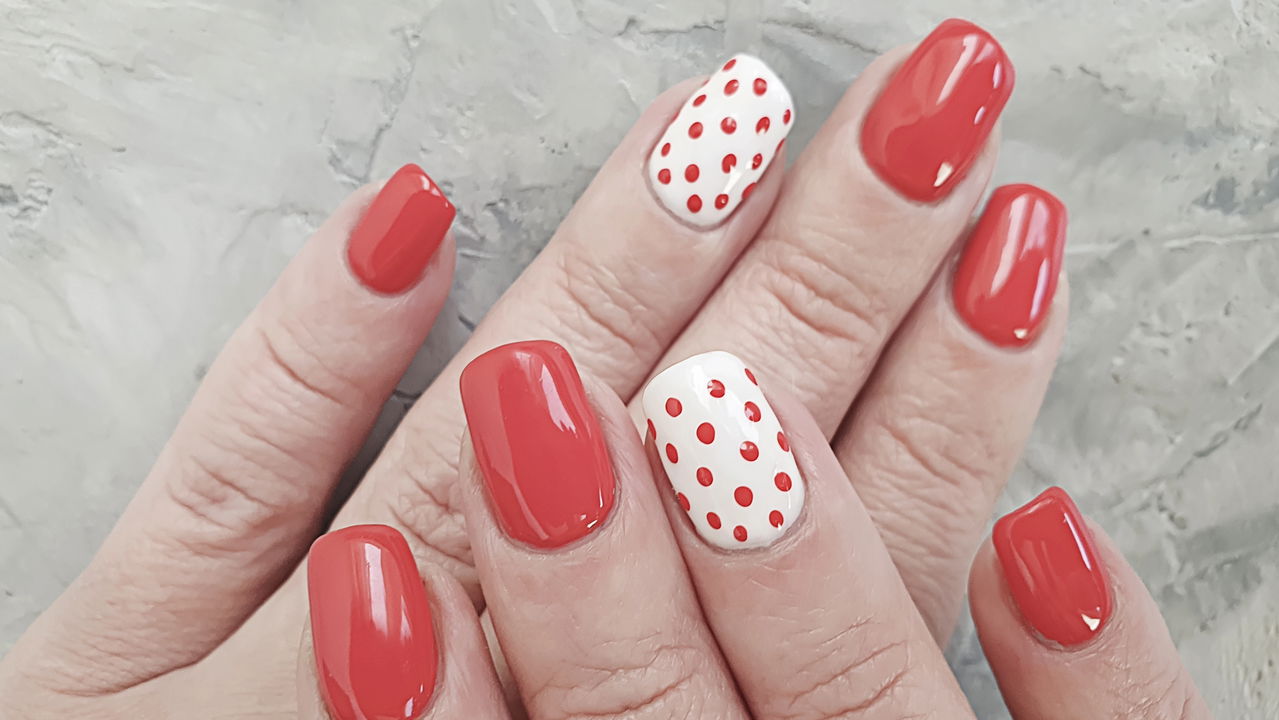 Por que muitas pessoas preferem unhas curtas? A praticidade e a psicologia por trás da escolha