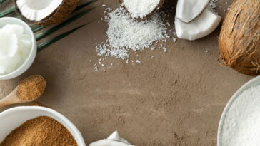 Benefícios e cuidados com o esfoliante caseiro de açúcar e óleo de coco para a pele