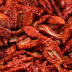 Como secar e reaproveitar cascas de tomate na culinária brasileira