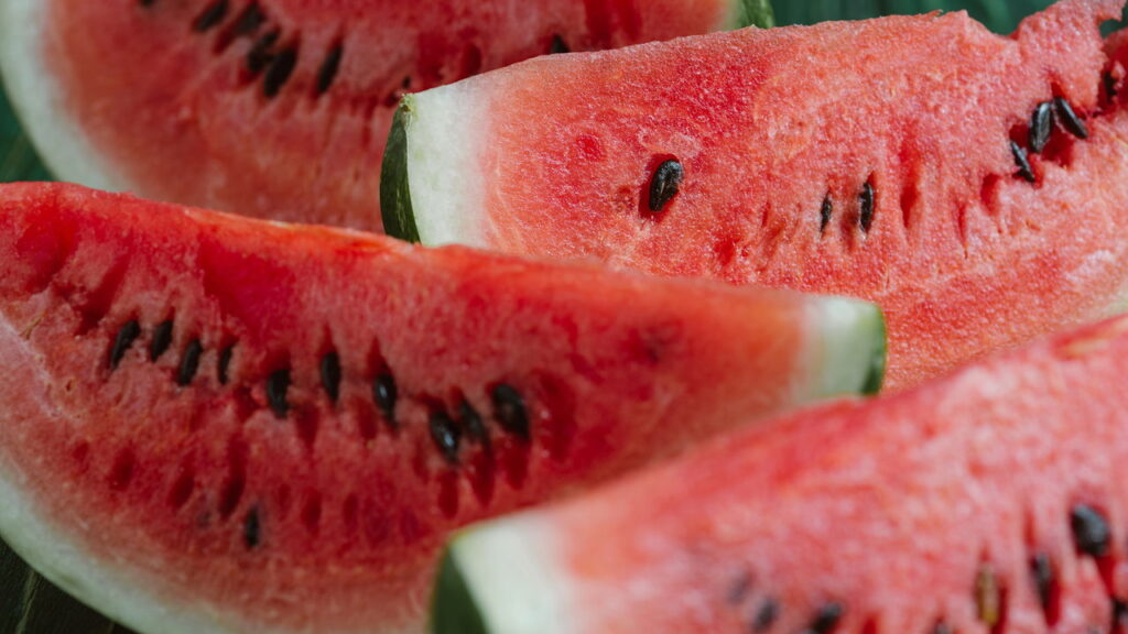 A fruta com o menor índice calórico que mais sacia no calor