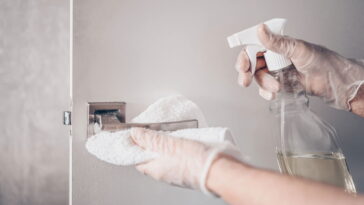 Essa dica simples com água oxigenada vai mudar sua faxina