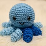 Esse polvo de crochê conquista corações em berçários e feiras artesanais
