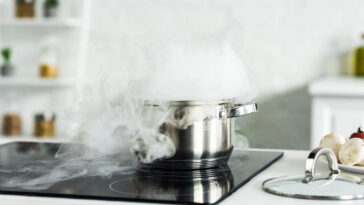 Você nunca imaginou que o papel alumínio faria isso na limpeza