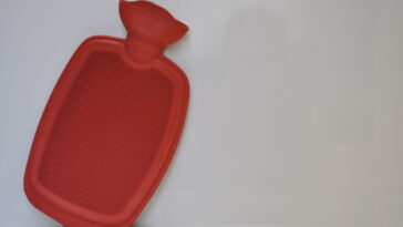 Capa para bolsa de água quente em crochê, um passo a passo fácil e sem segredos