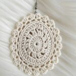 Esse brinco oval feito à mão conquistou quem ama artesanato