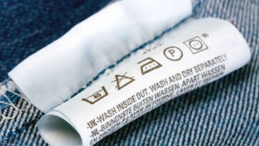 Esse símbolo na etiqueta pode estar destruindo suas roupas sem você perceber