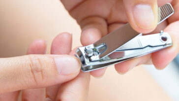 Você sabe qual a função do furo no cortador de unhas?