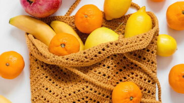 Essa bolsa sacola em crochê está fazendo sucesso entre as amantes do feito à mão