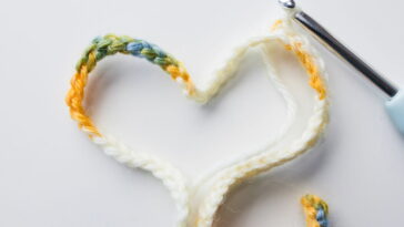 Esse top em crochê virou o queridinho dos looks de verão e você pode fazer em casa