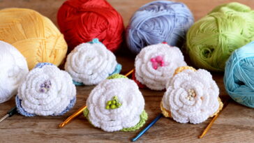 Rosa simples em crochê para iniciantes, um tutorial fácil