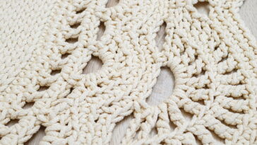 O tapete artesanal que traz frescor e beleza à sua casa no verão