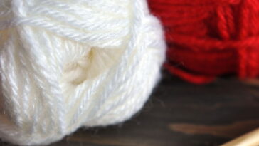 O modelo de boina simples que está fazendo sucesso entre crocheteiras brasileiras