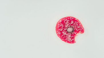 De um fio simples a um dos chaveiros mais fofos que você pode fazer