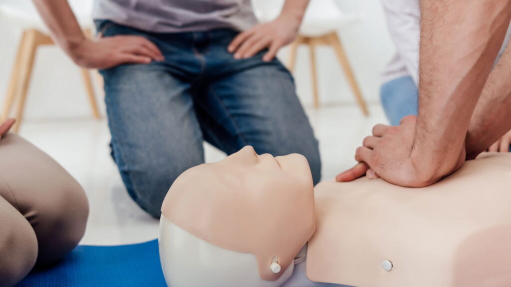 Como primeiros socorros podem salvar vidas em situações simples do dia a dia
