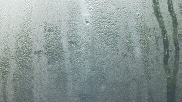 O truque simples que motoristas estão usando contra vidros embaçados