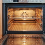Você está limpando o vidro do forno da forma errada veja como deixar seu forno brilhando com esse truque